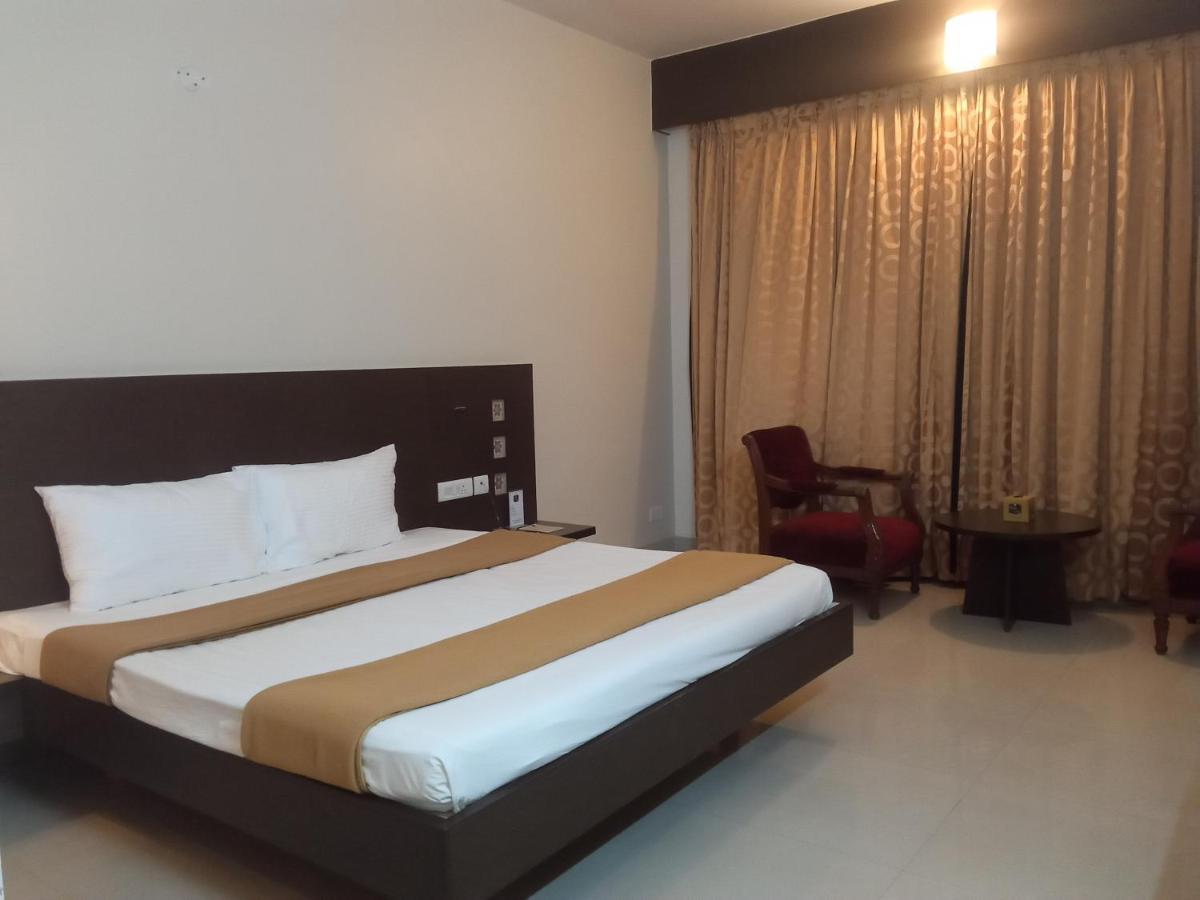 Hotel Rns One Subrahmanya Exterior foto